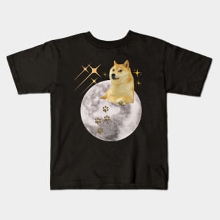 DOGE on the Moon - Dogecoin - Crypto - Cryptocurrency Kids T-Shirt